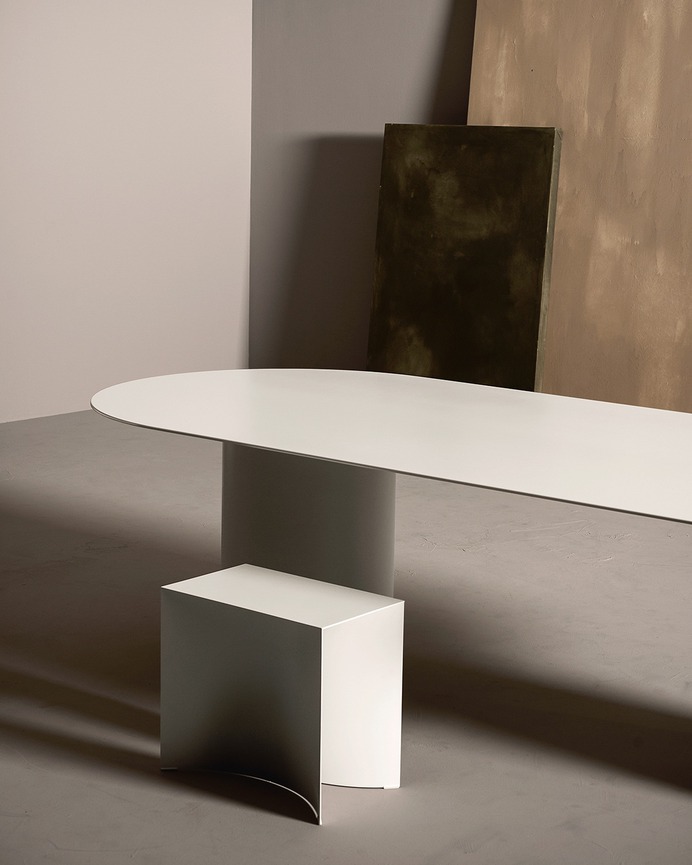 MM8 Table by Guglielmo Poletti