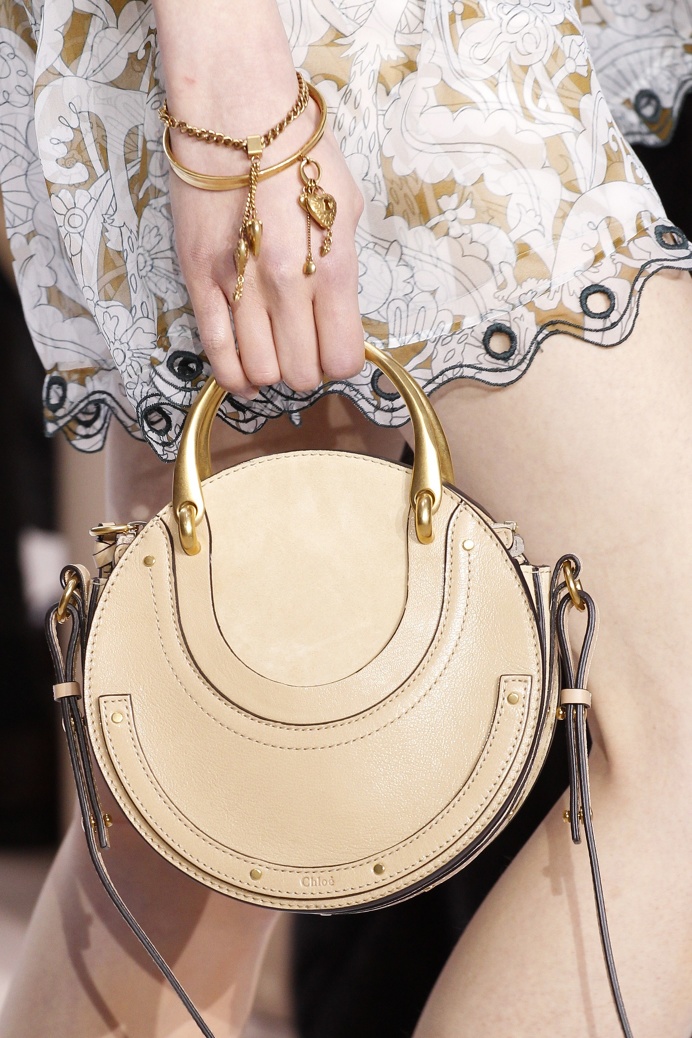 Chloé Fall 2017 Ready-to-Wear Collection Photos - Vogue