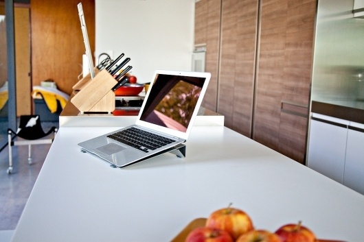 aviiq | Flickr - Photo Sharing! #macbook #aviiq #stand #laptop #portable #table