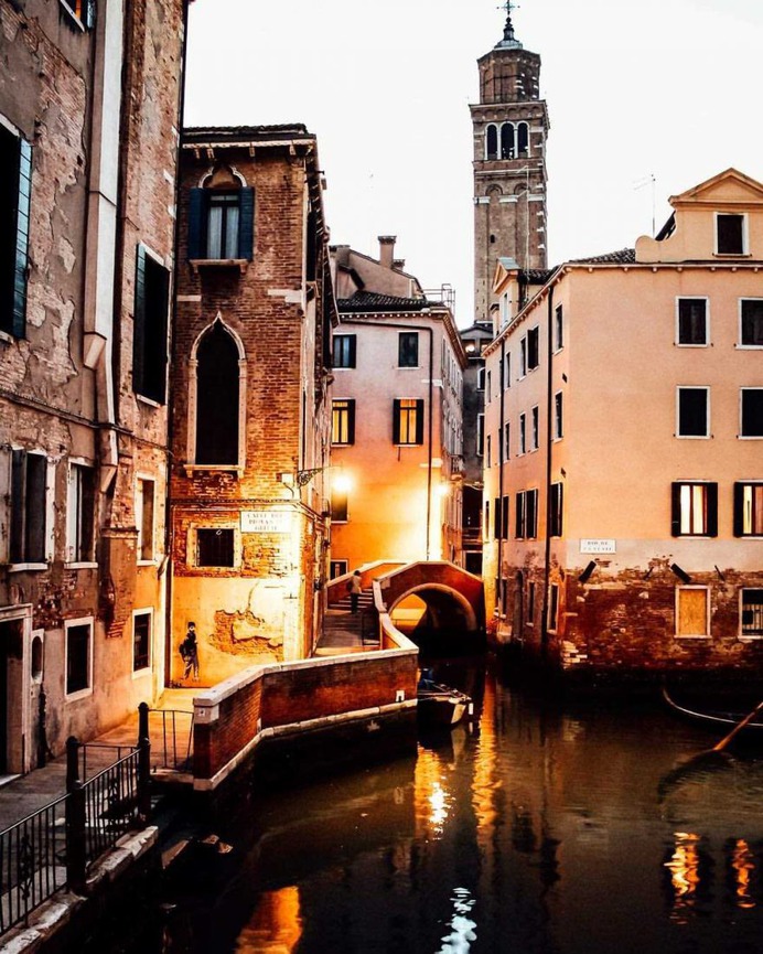 Creative and Cinematic Street Photography by Giovanni Tosca