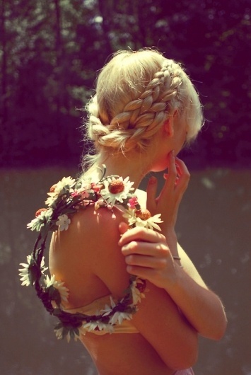 Google Image Result for http://26.media.tumblr.com/tumblr_l3f4h99iOt1qaemnco1_500.jpg #bohemian #girl #blonde #flowers #braids
