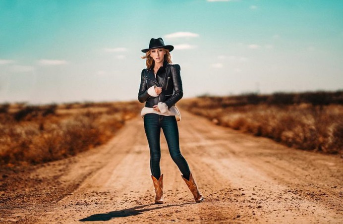 Vibrant Fashion and Lifestyle Photography by Keydrin Keylo Franklin