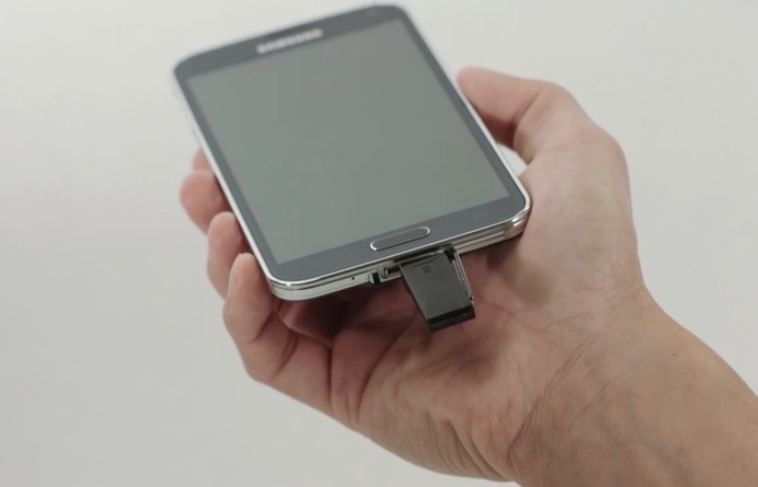 GoDrive: A Mobile On-The-Go USB Drive Micro SD Card Reader #tech #flow #gadget #gift #ideas #cool