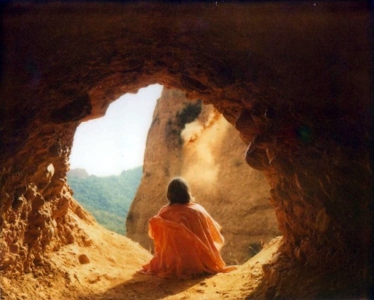 Dreamy Film Photography by Ana Cabaleiro I Art Sponge #sun #cabaleiro #cave #photograhy #nature #film #ana