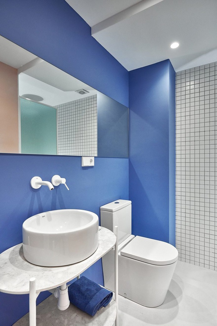 Renovation in Valencia by Mario Montesinos Marco