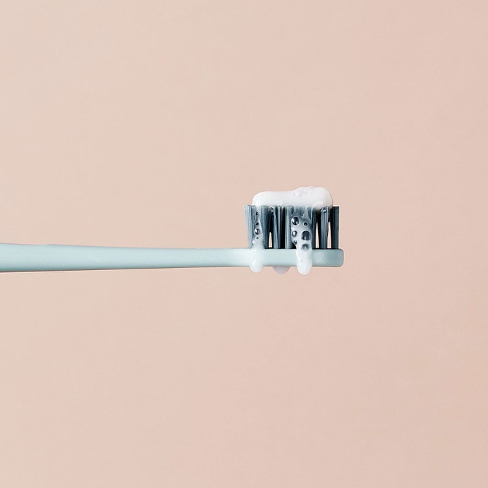 RiseWell - Mindsparkle Mag Ash Co. Studio designed Risewell – a natural toothpaste that's backed by real science. #logo #packaging #identity #branding #design #color #photography #graphic #design #gallery #blog #project #mindsparkle #mag #beautiful #portfolio #designer