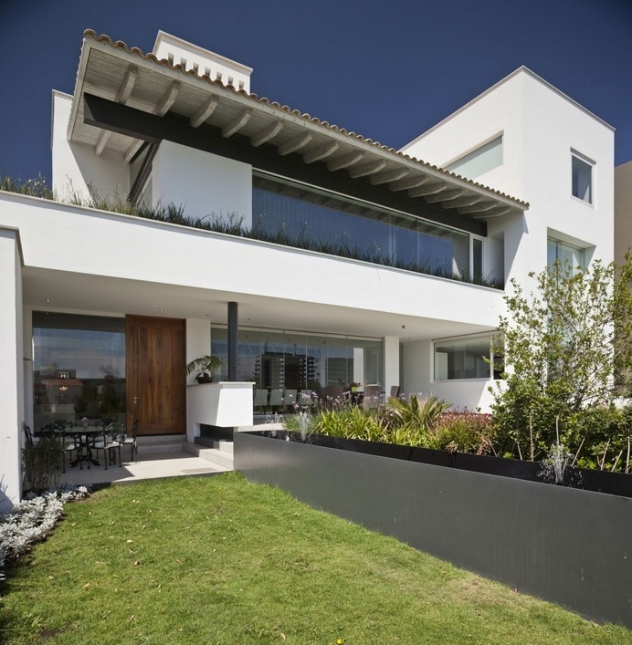 Imposing Modern Residence Inspiring Openness: Casa Río Hondo #architecture #modern