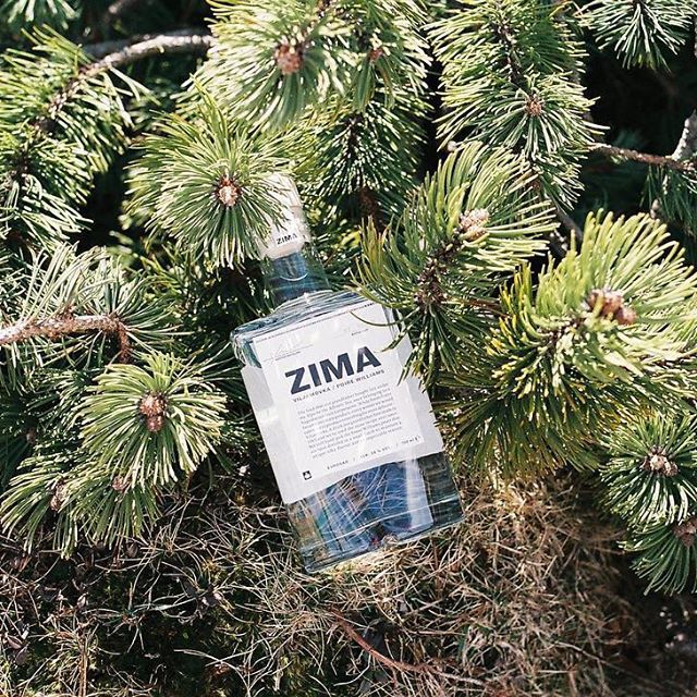 The name comes from the fact that the winter months are traditionally the time when the orchards are resting, and pear Brandy is produced. ⠀ ⠀ Available to order online via Flaviar (link in bio).⠀ .⠀ .⠀ .⠀ #pearbrandy #viljamovka #fruitbrandy #williamspears #winter #slovenia #drinkoftheday