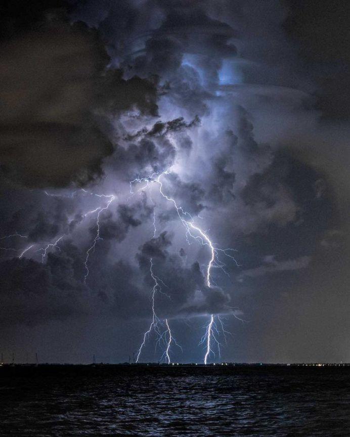 Stunning Storm Chasing and Weather Photography by Damon Powers