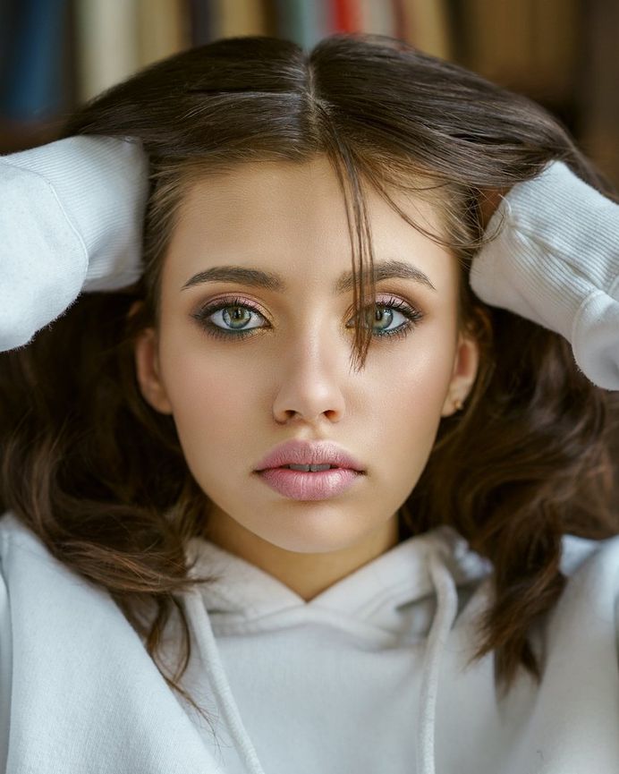 Beauty Female Portrait Photography by Ruslan Karabinin