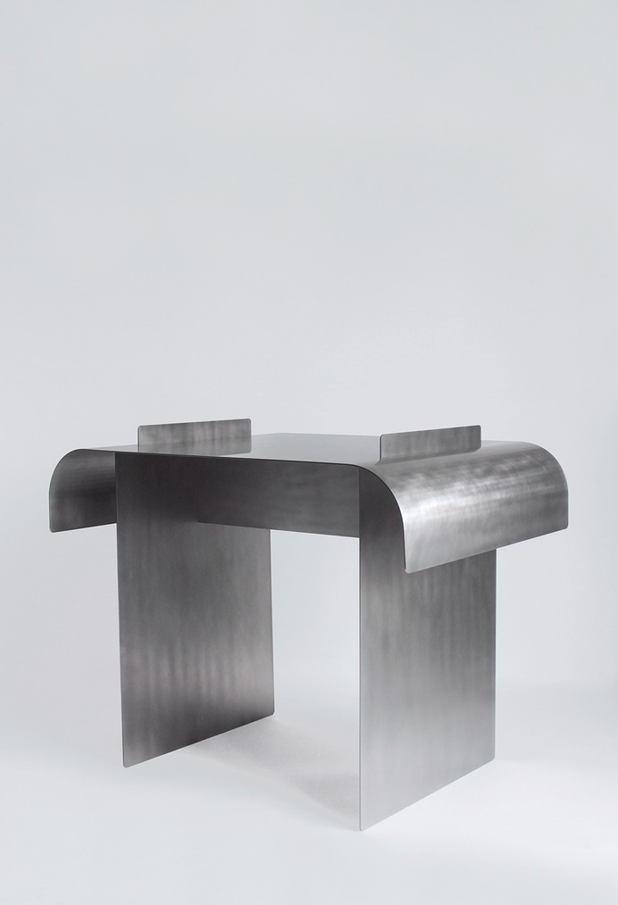 Bend Table by Maria Tyakina