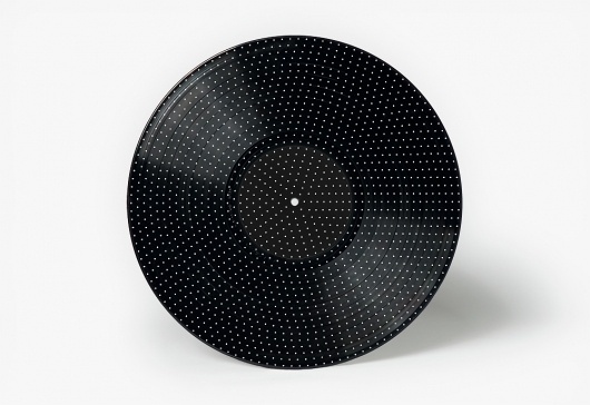 hd_01d8529c89a63119792b4117efa4acc6.jpg (1000×687) #vinyl #black #white #branding