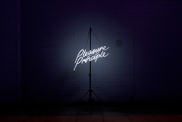Madsperch 5 #sign #neon #typography