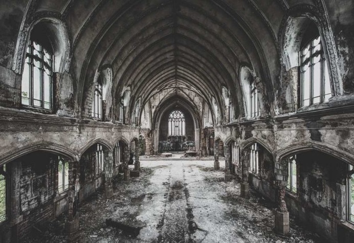 Gorgeous Abandoned Buildings Photography by Jamie Betts