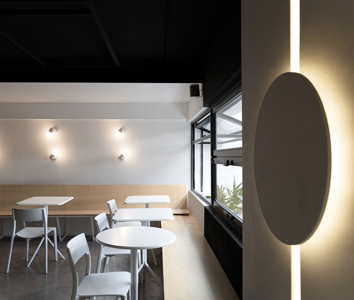 Negroblanco Cafe - Mindsparkle Mag Yeye Design designed the branding for Negro Blanco Caf&eacute;. #logo #packaging #identity #branding #design #color #photography #graphic #design #gallery #blog #project #mindsparkle #mag #beautiful #portfolio #designer