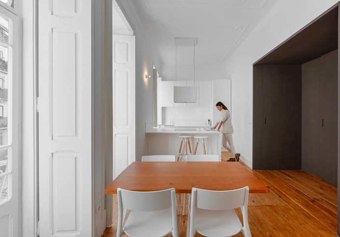 House in Mouraria: minimal and modern