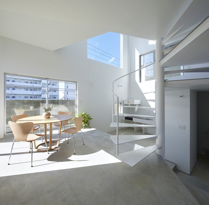 House in Goshikiyama by Tomohiro Hata Architect and Associates