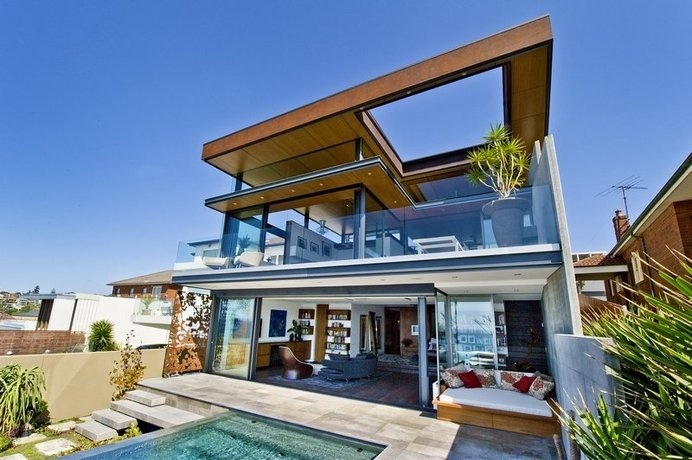The Permanent Holiday Home With a View Over the Ocean: the Bronte House in Sydney #ocean #architecture #modern #holiday