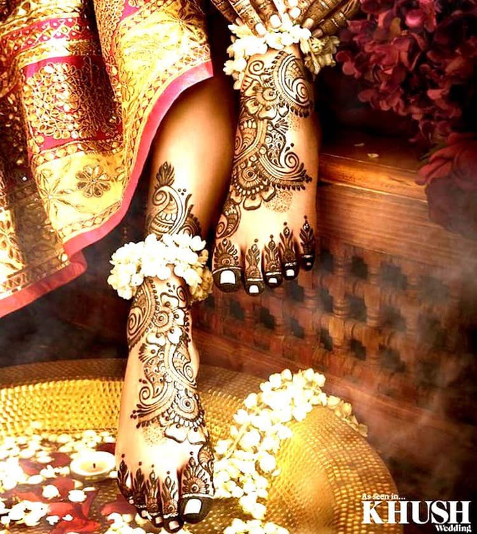 Floral mehndi designs for Foot