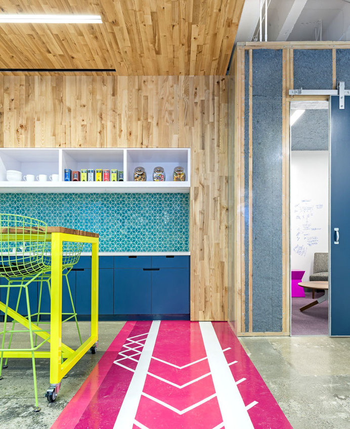 Vivid Office Space by Studio O+Apink kitchen flooring #office #design #space #kitchen #work