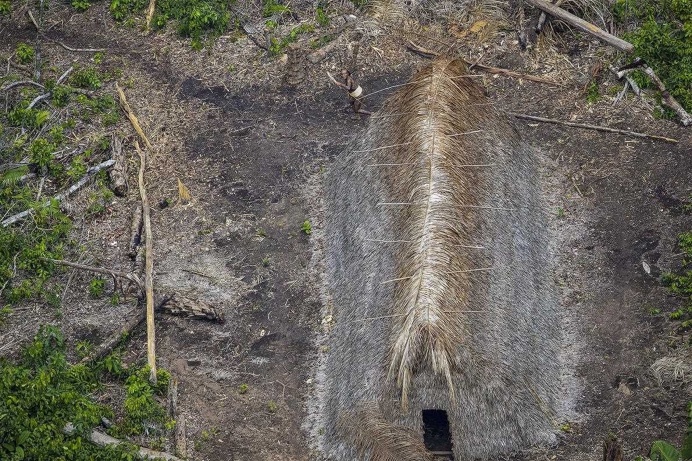 Ricardo Stuckert Accidentally Documents Isolated Tribe in The Brazilian Rain Forest