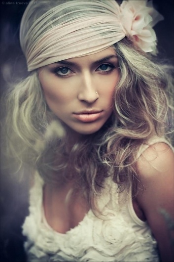 Photography by Alina Troev | Cuded #female #girl #photograhpy