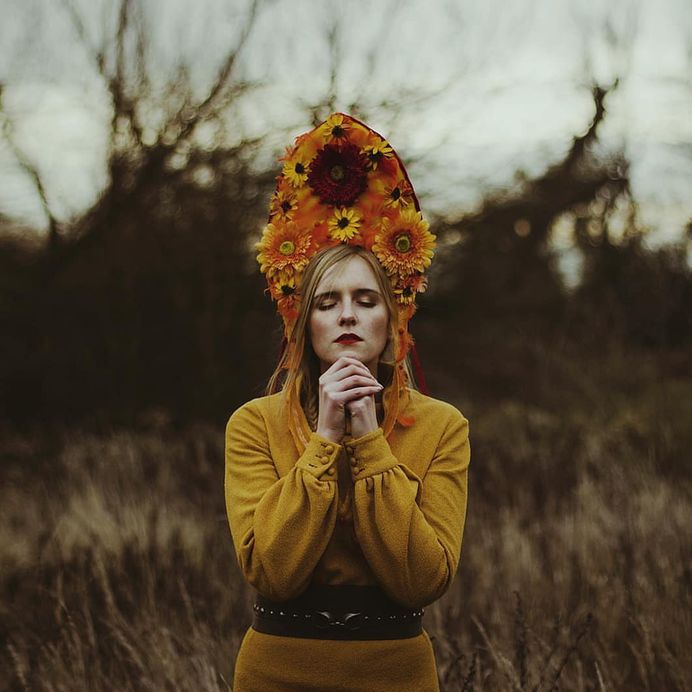 📸Photographer: Agata Rzeszutko @minimalizmkontrolowany 🎀Model: Emilia Majdra @emiliamajdra 📌Follow: @portraitistnet 🔖Tag: #portraitistnet https://www.instagram.com/p/BrRNWCjjogp/?utm_source=ig_tumblr_share&igshid=ipwe295f0qh4