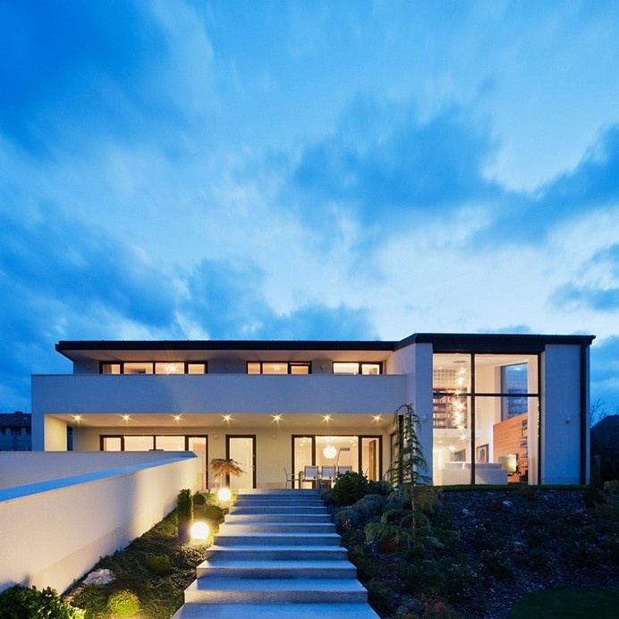 Imposing Family Abode in Suburban Budapest : Sommelier's Home #architecture #budapest