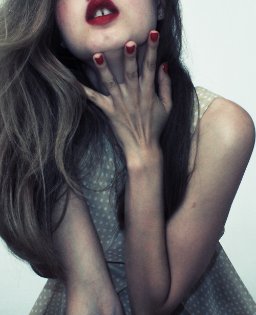 Girl in a dress #hair #nails #dress #girl