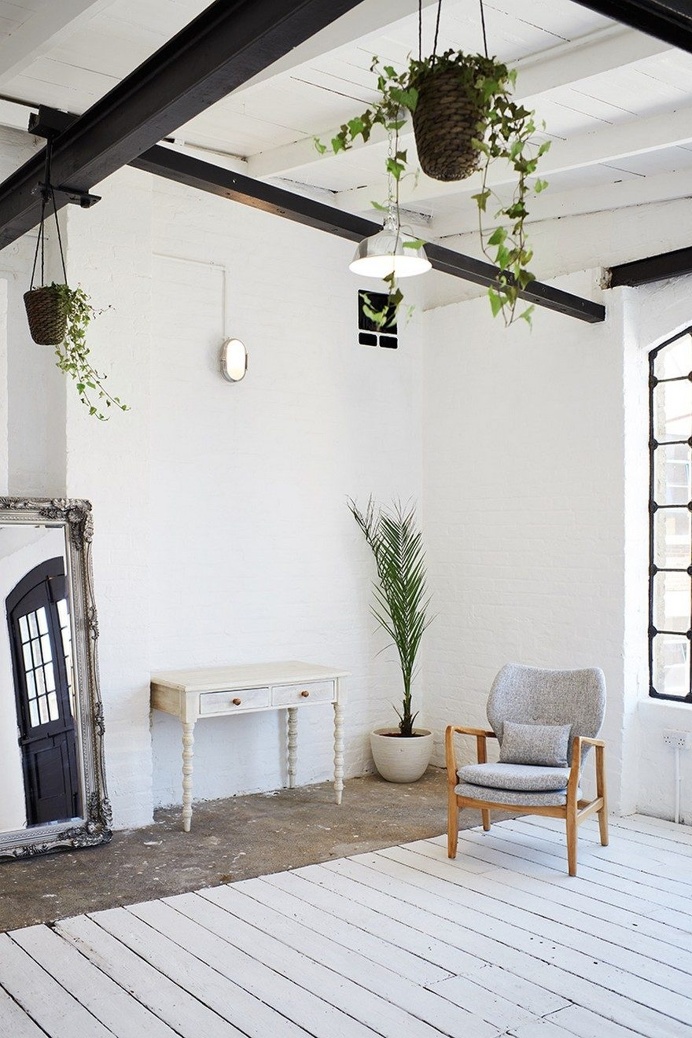 London Studio Apartment Combining Scandinavian and Industrial Design Details 9