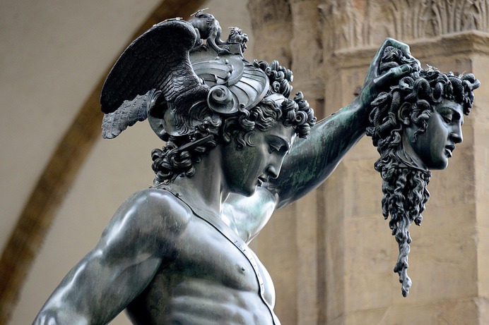 Statue-4K.jpg (2048×1367)
