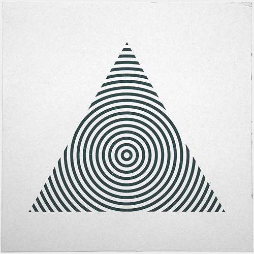 #238 Pyramid – A new minimal geometric composition each day