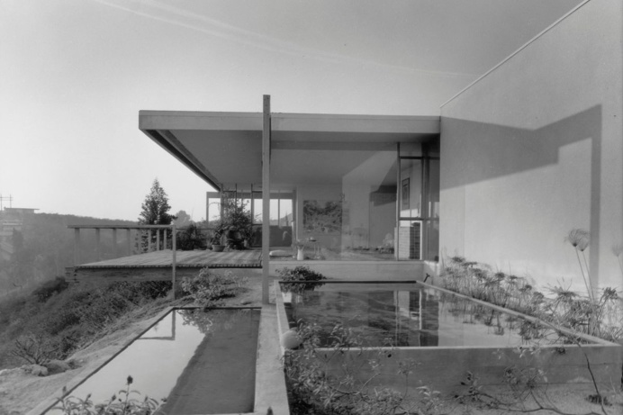 Neutra's Chuey House in Hollywood Hills. The Chuey House was photographed by Julius Shulman in 1960.