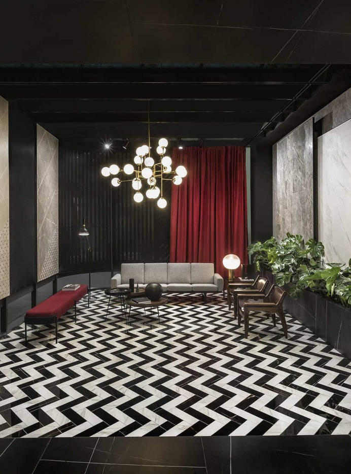 Exhibition Space: Split in Two by Paolo Cesaretti Arch