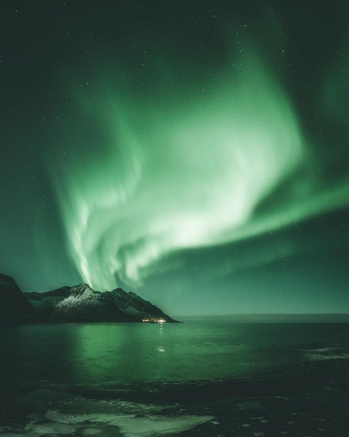 Steffen Fossbakk Captures Norway's Northern Lights in Spectacular Show