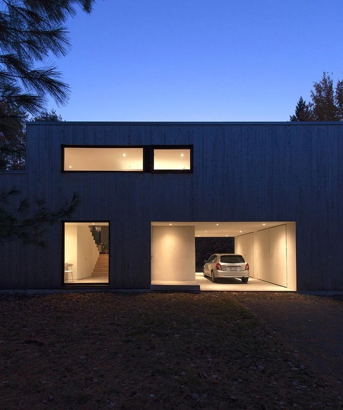 Maison Terrebonne – Transformation of a 90's Bungalow / La Shed Architecture
