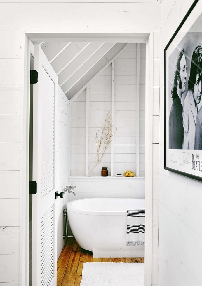 Wall House – a Modern Farmhouse with Energy-Efficient Design