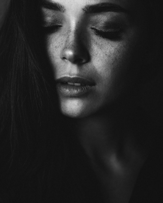 Elegant Black and White Fashion Photography by Markus Hoppe