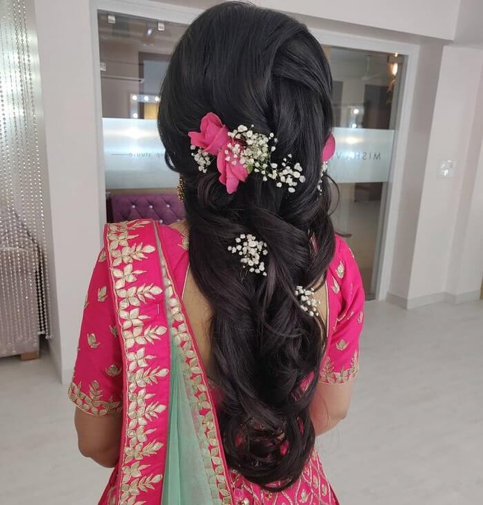 Loose Semi-Opened Curls