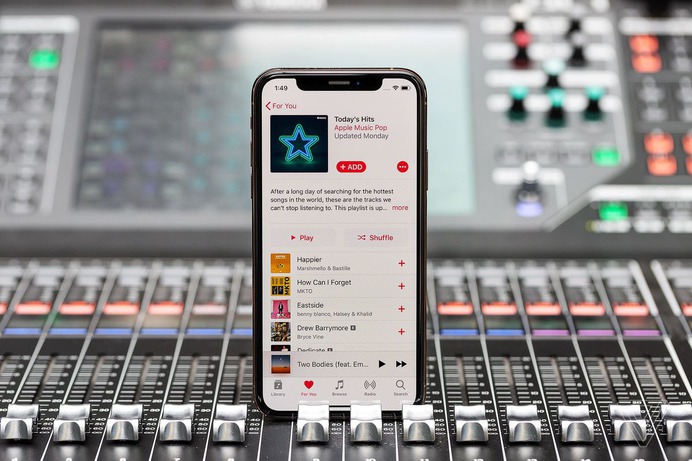 How Apple makes billions of dollars selling services - The Verge