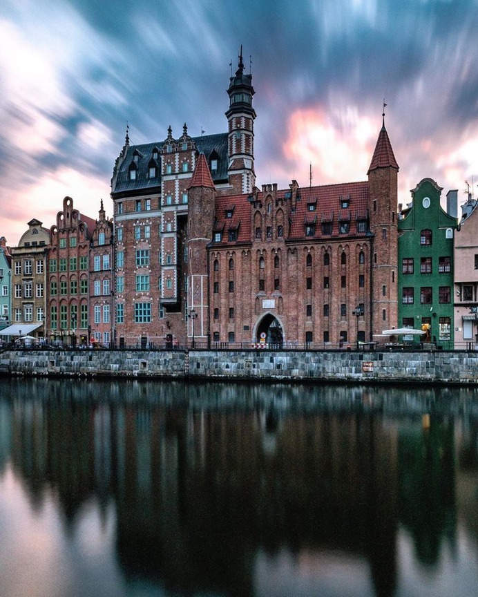 Striking Cityscapes and Street Photography by Pierre Brauer