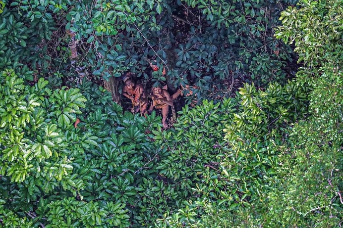 Ricardo Stuckert Accidentally Documents Isolated Tribe in The Brazilian Rain Forest
