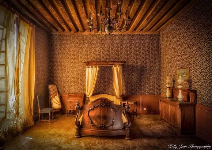 #abandoned_greece: Urbex Buildings Around Europe by Kelly Jean