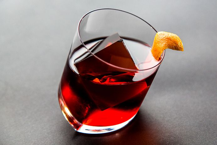 Desgin Gin - Negroni
#cocktail #cocktails #alcohol #photography #desgin