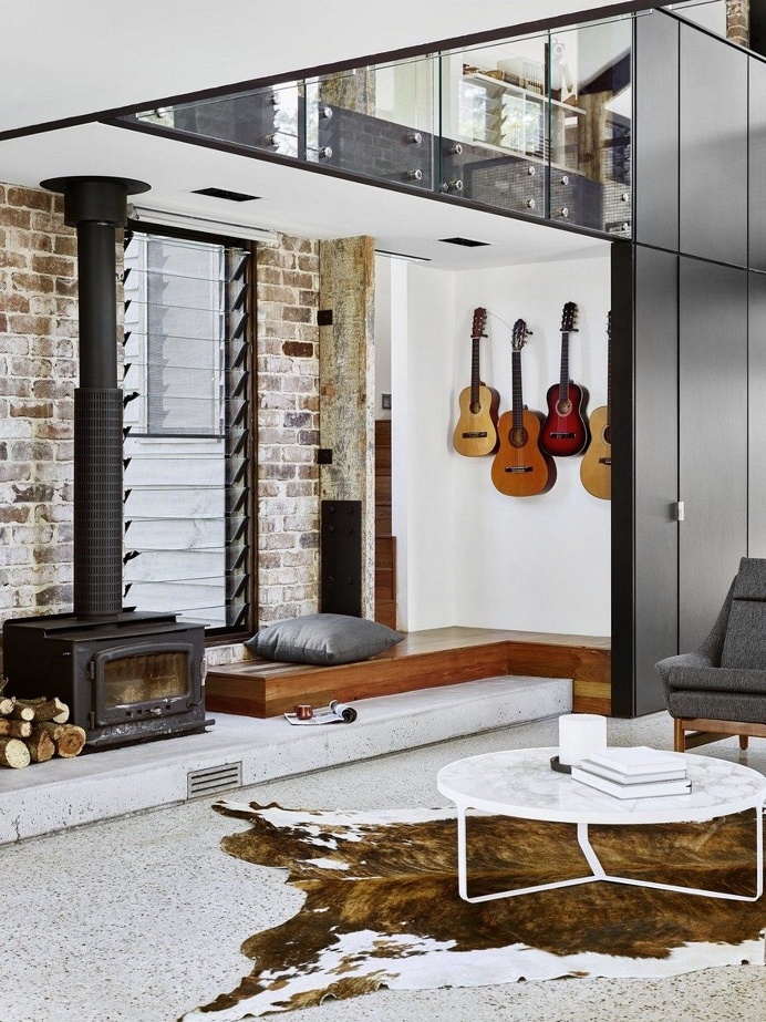 Glasshouse Mountains is a Barn-Like Family Home with Industrial Vibe 3