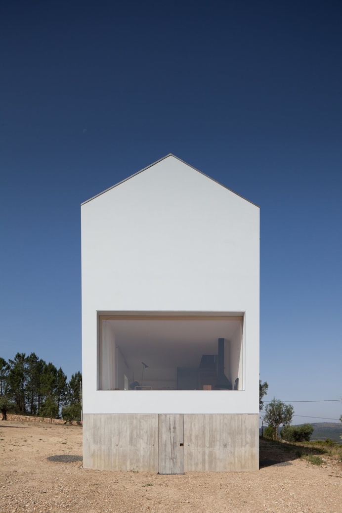 Fonte Boa House by João Mendes Ribeiro Arquitecto, Lda. #house #joaomendesribeiroarquitectolda #architecture #minimalism