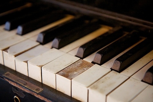 Smashing Magazine #music #piano #vintage #keys