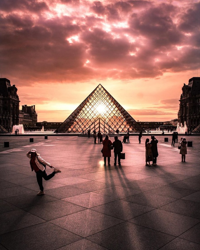 Dreamlike and Moody Street Photography by Tatiana Liccia