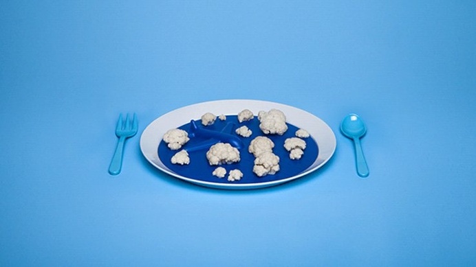 Make eating veggies fun with these playful, colourful and healthy plates. Turn your dinner plate into fun landscapes to encourage children t #lifestyle #design #product #industrial #kids #fun