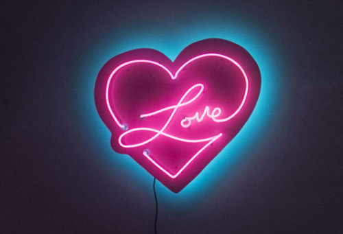 Love Glows neon sign by produced by Carose Le #neonsign #neonart #love #handlettering #glow #neon #loveglows #handmadetype #typography #curs